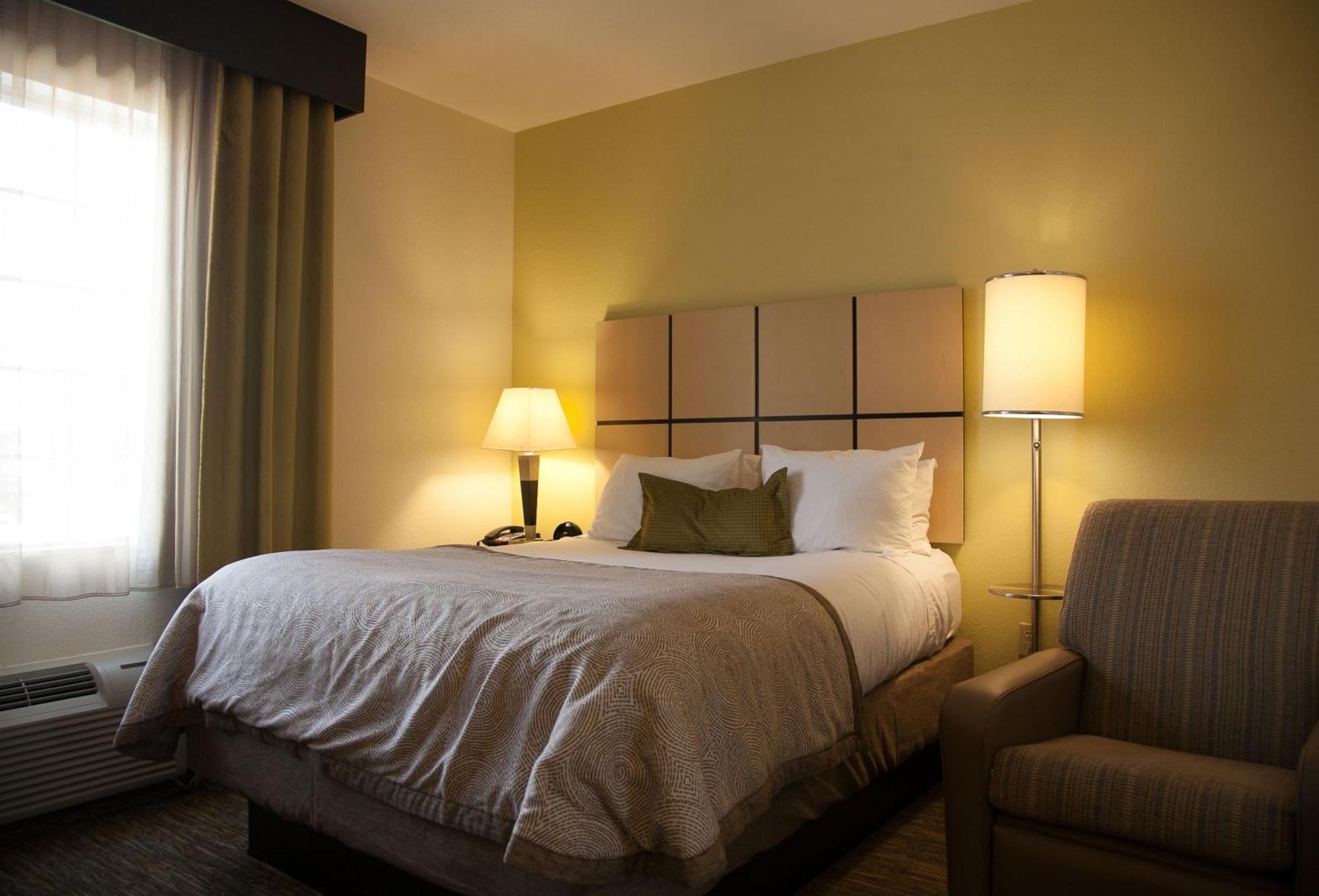 Candlewood Suites Alexandria By Ihg Exterior photo